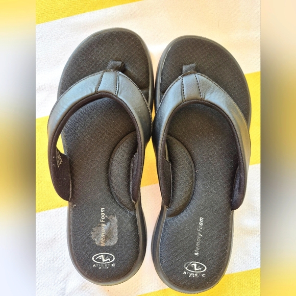Athletic Works Black Memory Foam Sandals "New!" - Picture 1 of 3